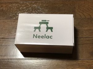 Neelacと書かれた箱に入ったメスティン